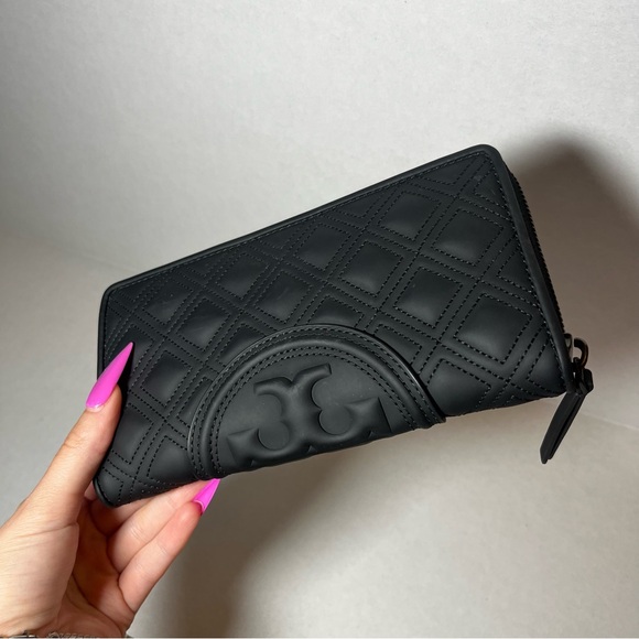 TORY BURCH FLEMING MATTE ZIP CONTINENTAL WALLET BLACK Soft - Picture 4 of 6